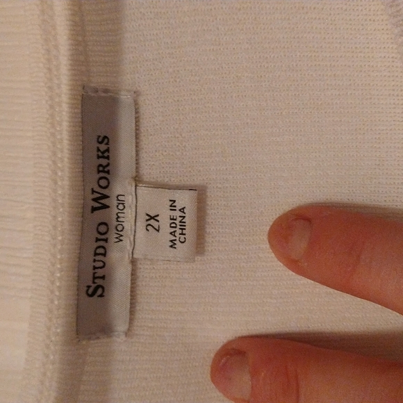 Studio Works Woman white tunic neck designer sweater, size 2X - Picture 5 of 7